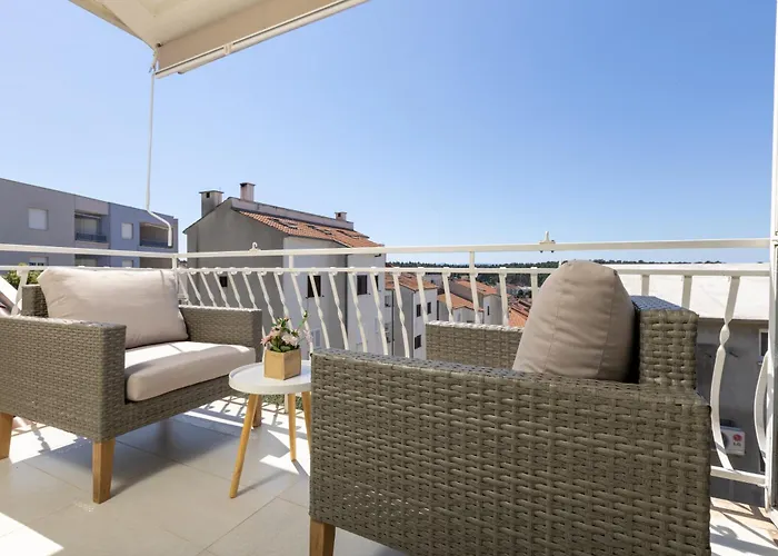 Miandmi Apartments