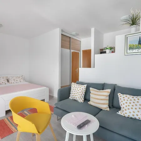Miandmi Apartments Makarska Exterior photo