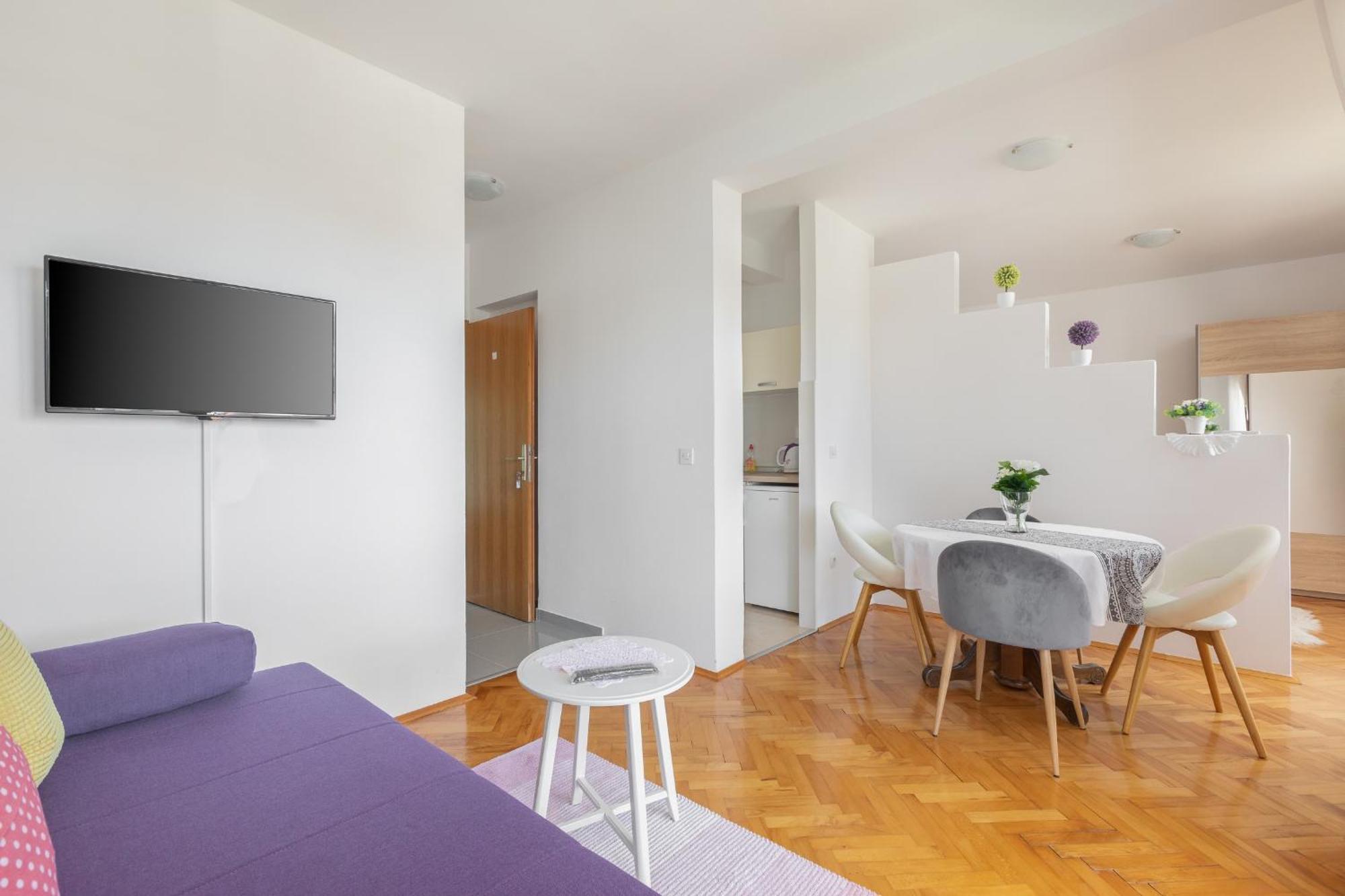 Miandmi Apartment