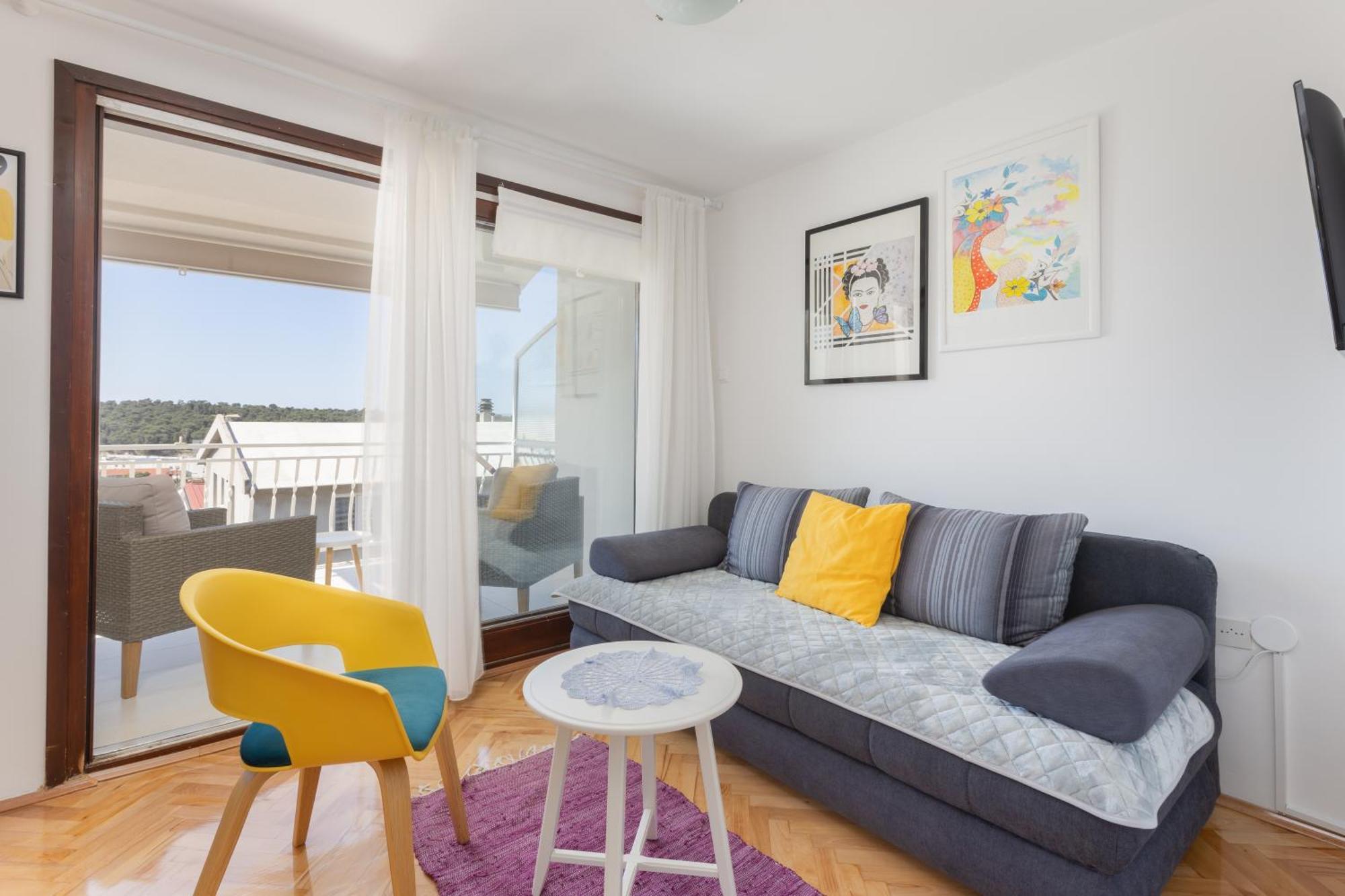 Apartment Miandmi