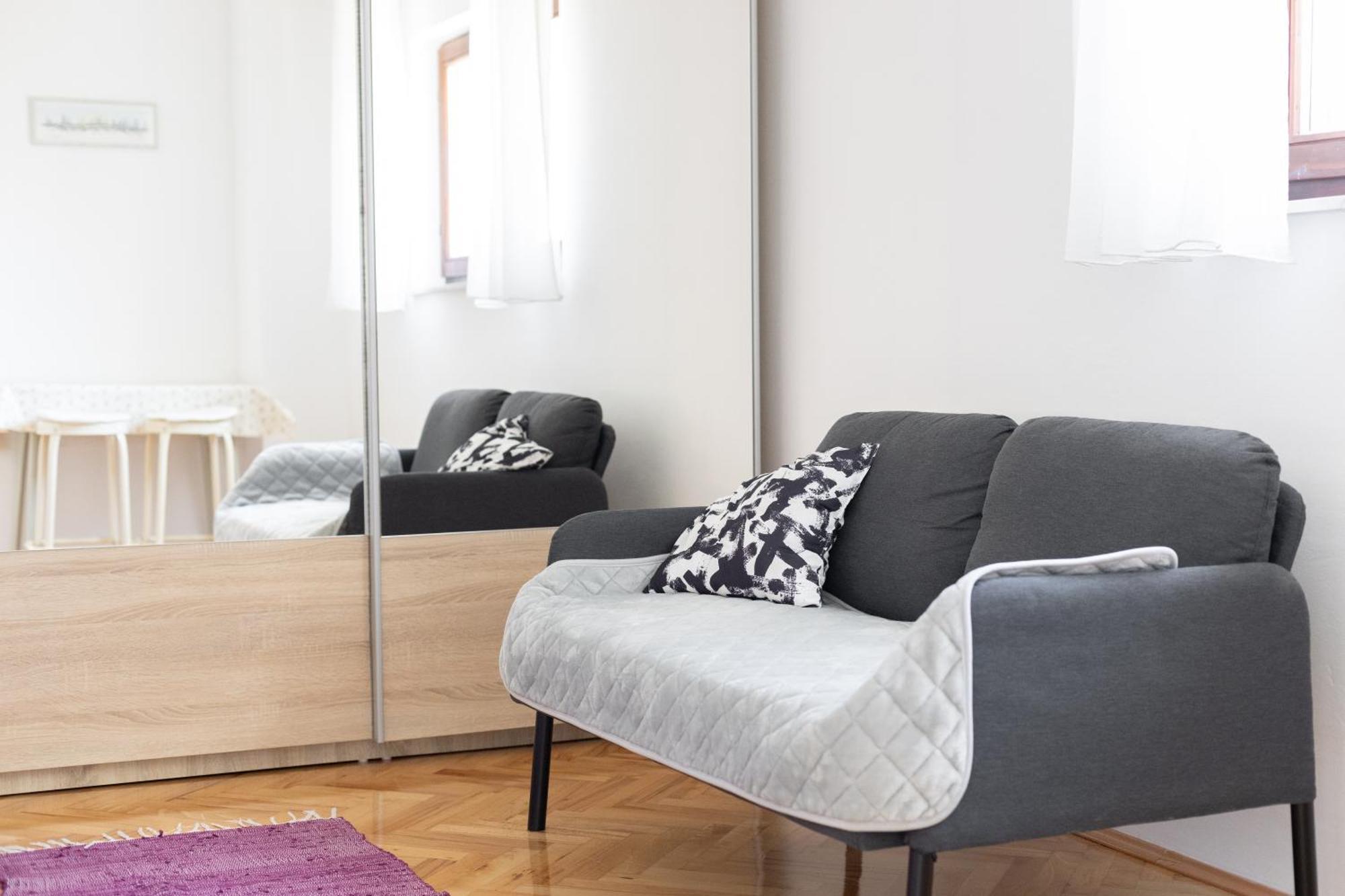 Miandmi Apartment *